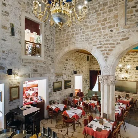 Banica Apartments&rooms