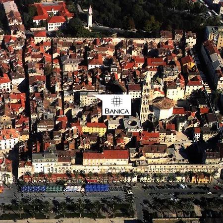 バニカ ＆ ルームス